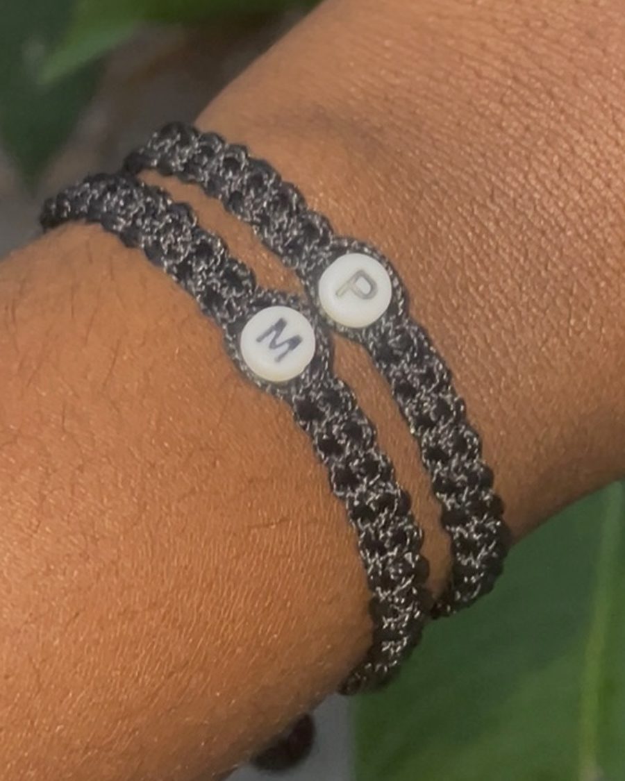 Deux Shamballa avec les initiales M et P